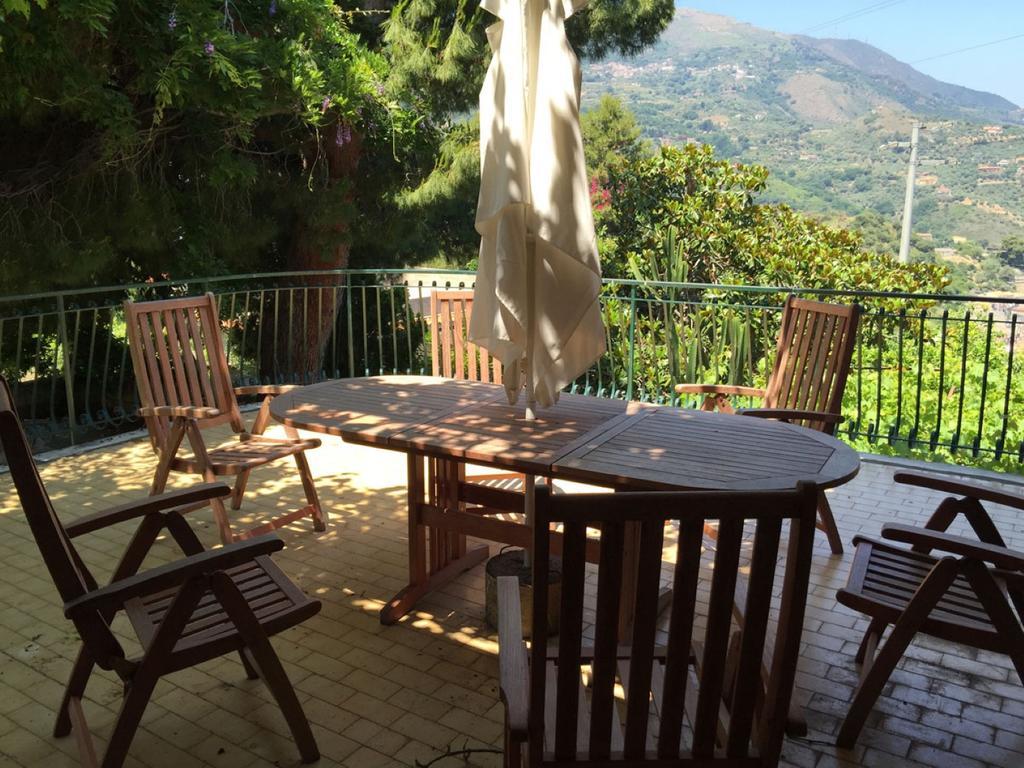 B&B Villa Zia Febronia Patti Exterior foto